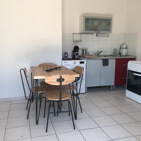 Proche Narbonne - AUDE 11- Saint pierre la Mer - ravissant pavillon plain pied F2- vaste terrasse - résidence avec piscine à 800M de la plage -Climatisé- parking privé - wifi gratuit Esterno foto